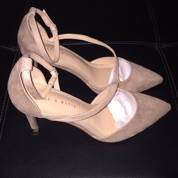 Kelly & Katie Sevama Pump Size 10M - Picture 5 of 8